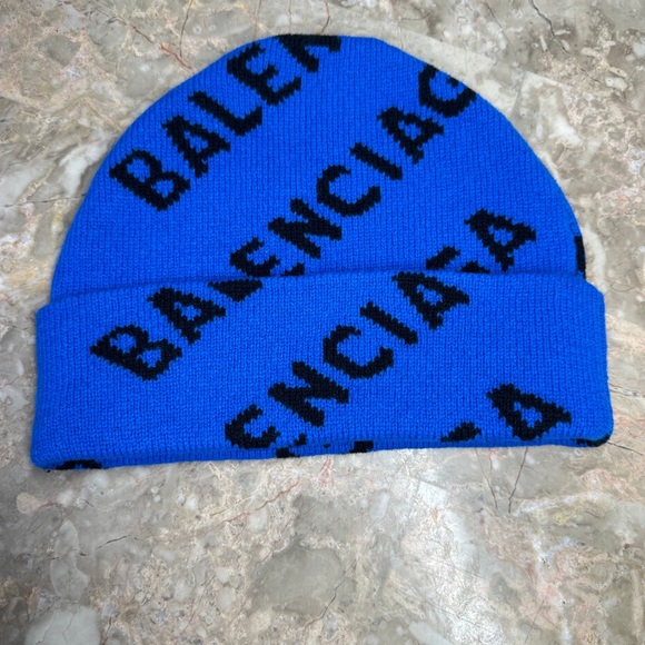 Balenciaga Beanie - Picture 2 of 3